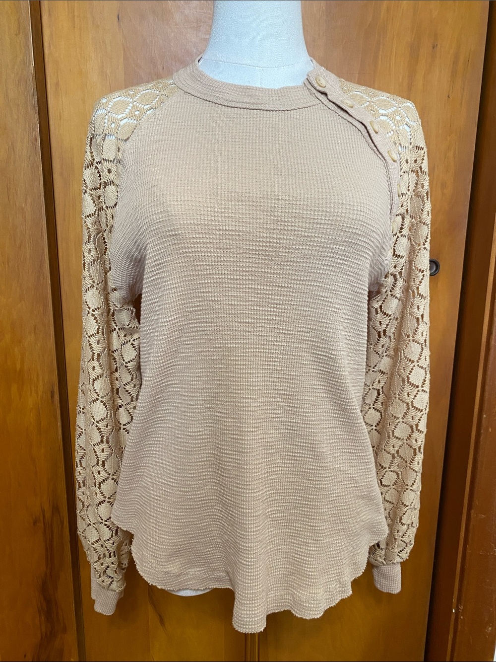 Beige Crochet-Sleeve Cotton Thermal Pullover Top Short Asymmetrical Buttons Neck